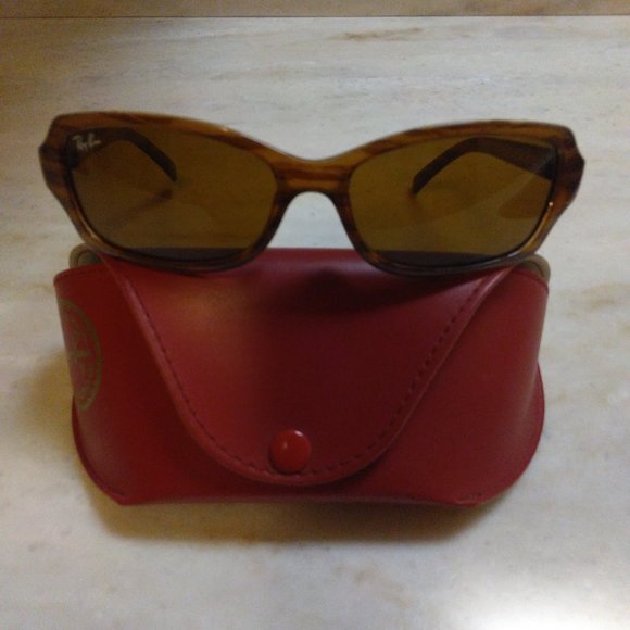 Ladies Rayban sunglasses - Picture 4 of 4